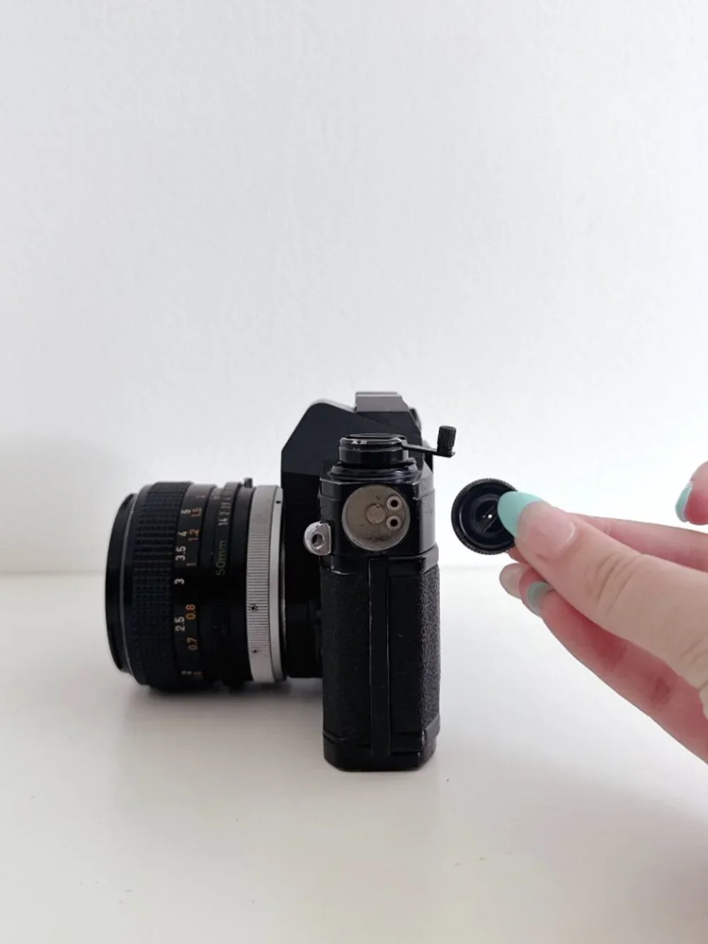 VTG BLACK CANON FTB QL 35MM FILM SLR CAMERA WITH CANON LENS FD 50MM JAPAN